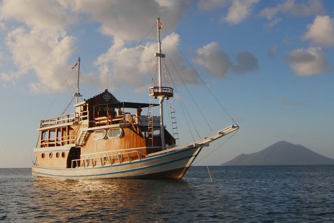 Dive Center For Sale - Looking for a New Partner of Indonesian Liveaboard